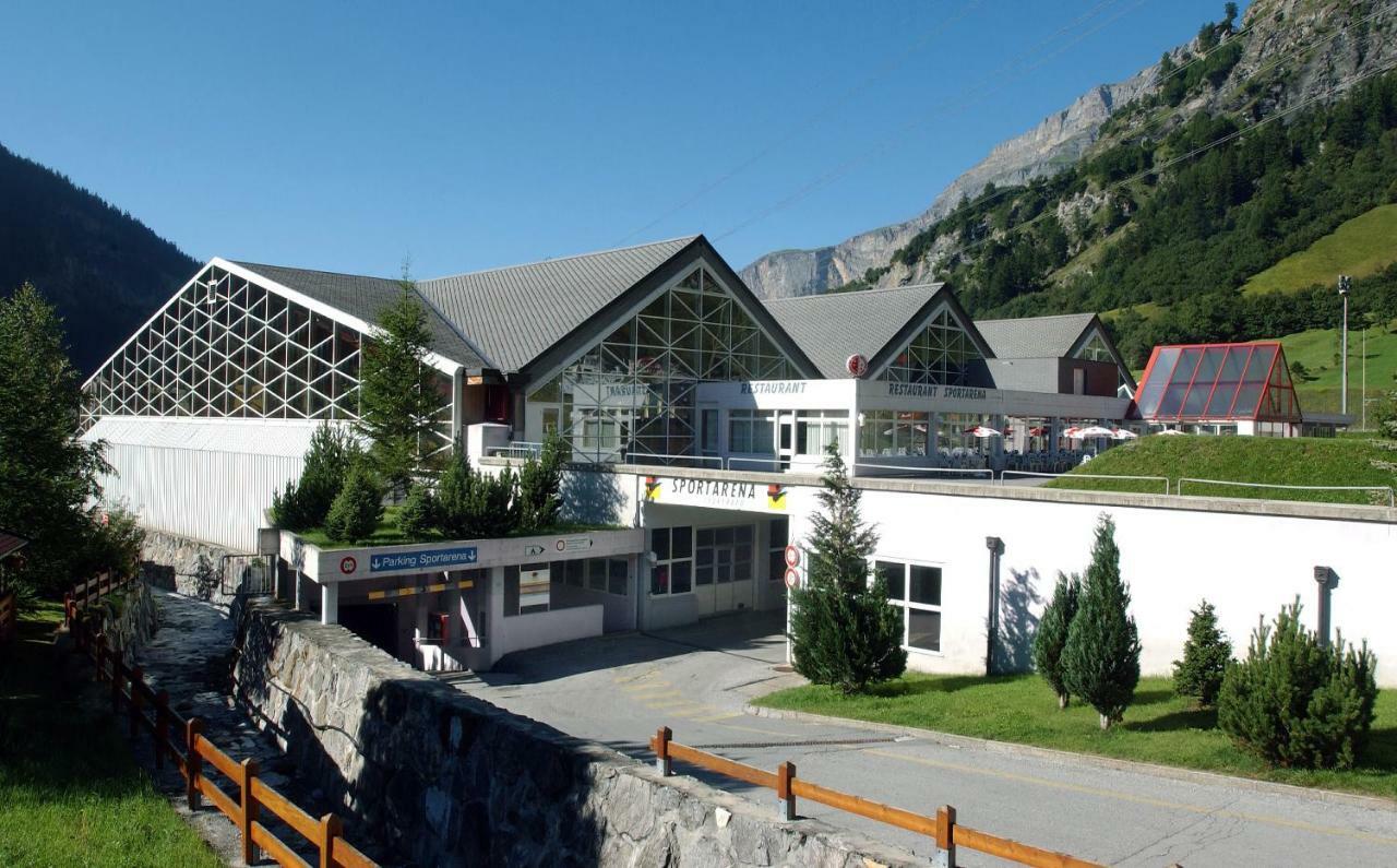 Campingplatz Mit Restaurant & Sportarena Leukerbad Exterior photo